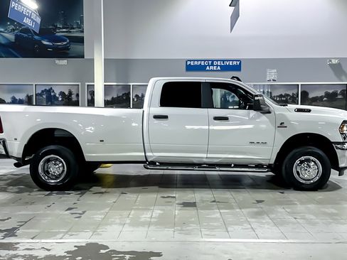 Used 2023 RAM 3500 Big Horn w/ Level 1 Equipment Group image 7