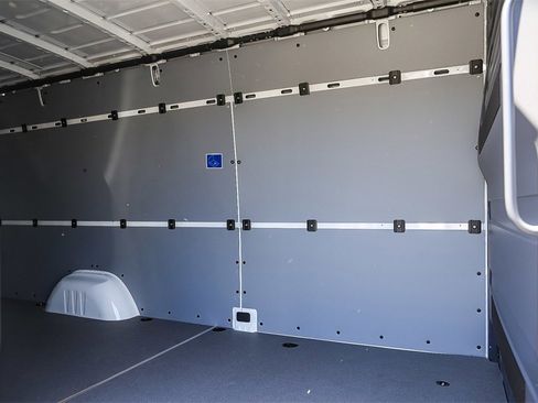 Used 2024 Mercedes-Benz eSprinter 170 Cargo image 16