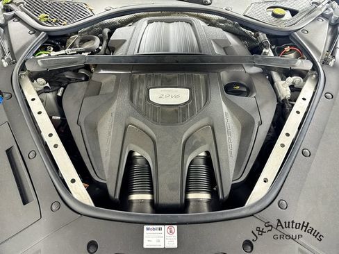 Used 2021 Porsche Panamera 4 AWD/4WD image 38