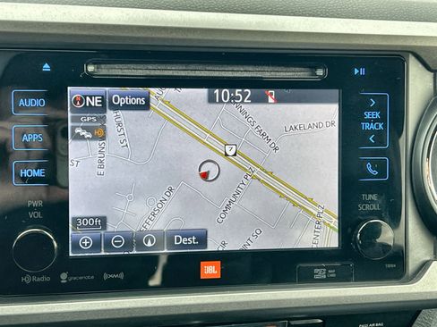 Used 2018 Toyota Tacoma Limited image 20