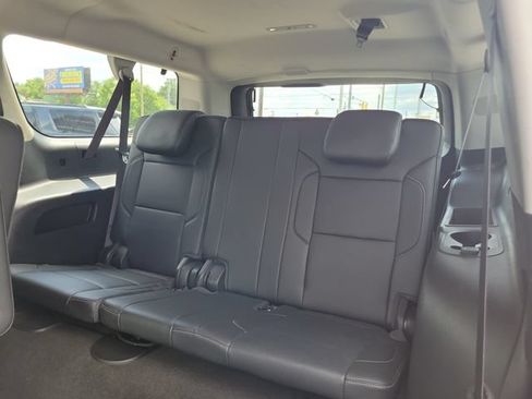 Used 2018 GMC Yukon XL SLT w/ Premium Edition AWD/4WD image 13