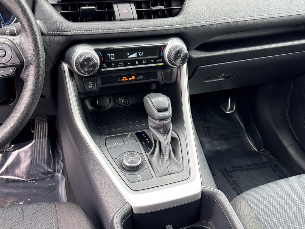 Certified 2025 Toyota RAV4 XLE AWD/4WD image 25