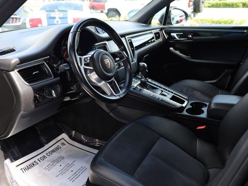 Used 2018 Porsche Macan AWD/4WD image 7