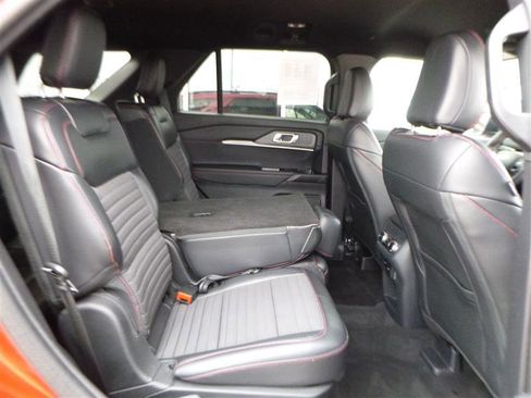 Used 2025 Ford Explorer ST-Line w/ ST-Line Street Pack AWD/4WD image 10