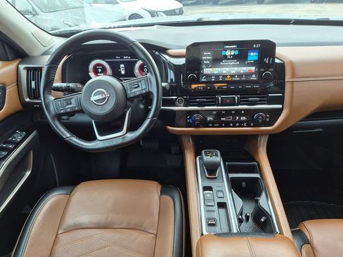 Used 2022 Nissan Pathfinder Platinum w/ Cargo Package FWD image 23