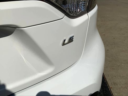 Used 2022 Toyota Corolla LE image 10