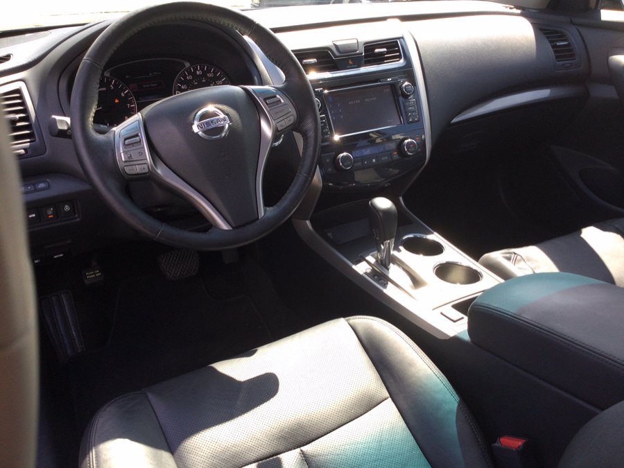 Used 2015 Nissan Altima 2.5 SL w/ Technology Package FWD image 18