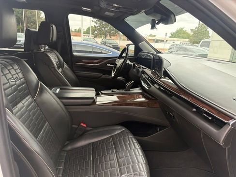 Used 2021 Cadillac Escalade Premium Luxury Platinum w/ Heavy-Duty Trailer Package RWD image 3