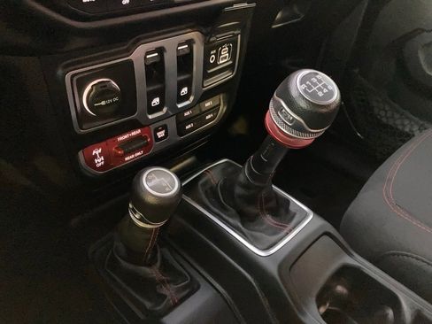 Used 2018 Jeep Wrangler Rubicon image 25