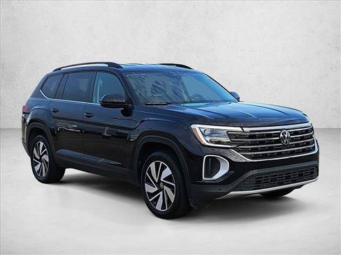 Used 2025 Volkswagen Atlas SE FWD image 3