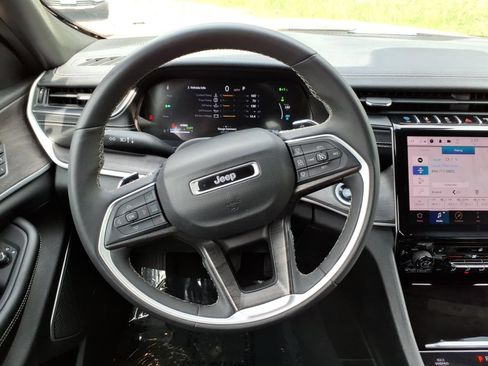 Used 2024 Jeep Grand Cherokee Limited 4xe AWD/4WD image 26