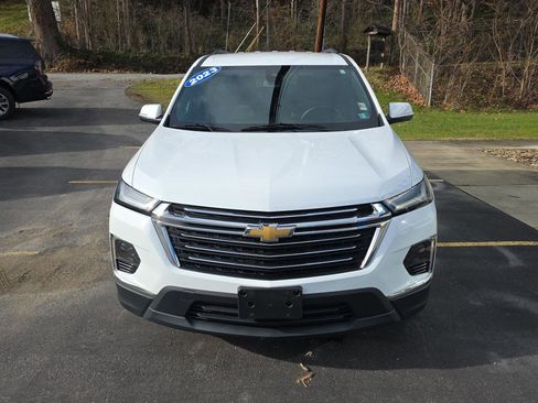 Used 2023 Chevrolet Traverse LT image 4