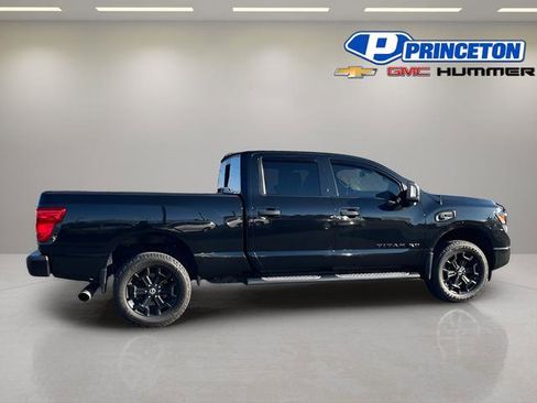 Used 2019 Nissan Titan SL w/ Midnight Edition image 8