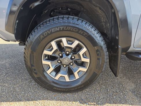 Used 2021 Toyota Tacoma TRD Off-Road AWD/4WD image 22
