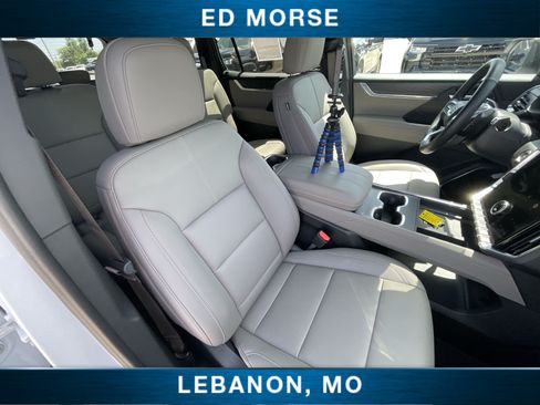 Certified 2026 GMC Acadia Elevation w/ Elevation Premium Package AWD/4WD image 26