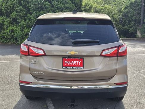 Used 2018 Chevrolet Equinox LS image 4