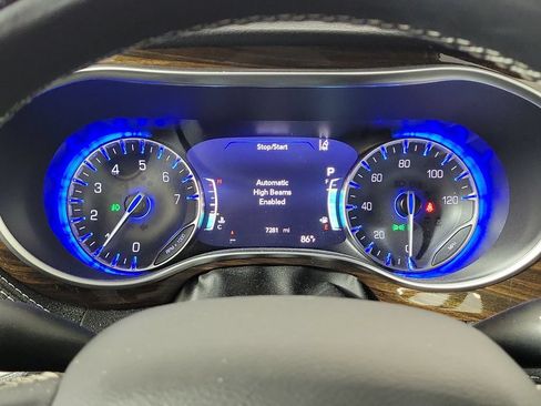 Used 2022 Chrysler Pacifica Limited FWD image 16