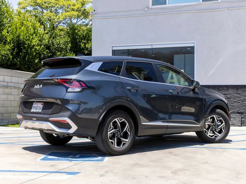 Used 2025 Kia Sportage LX FWD image 14