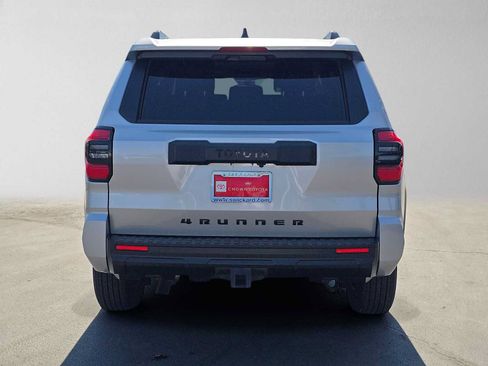 Certified 2026 Toyota 4Runner SR5 AWD/4WD image 4