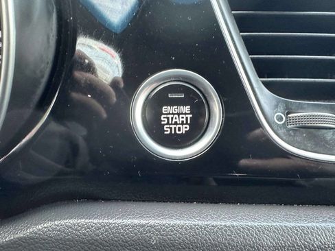 Used 2015 Kia Sedona EX image 37