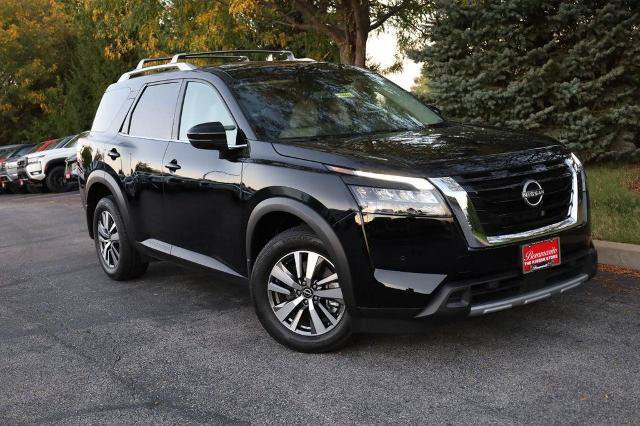 Certified 2025 Nissan Pathfinder SL FWD image 2