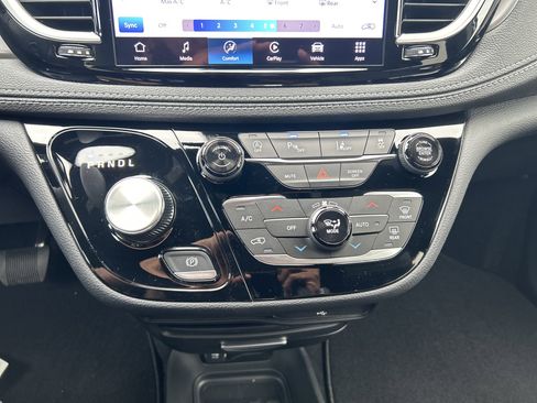 New 2026 Chrysler Pacifica Select w/ S Appearance Package image 25