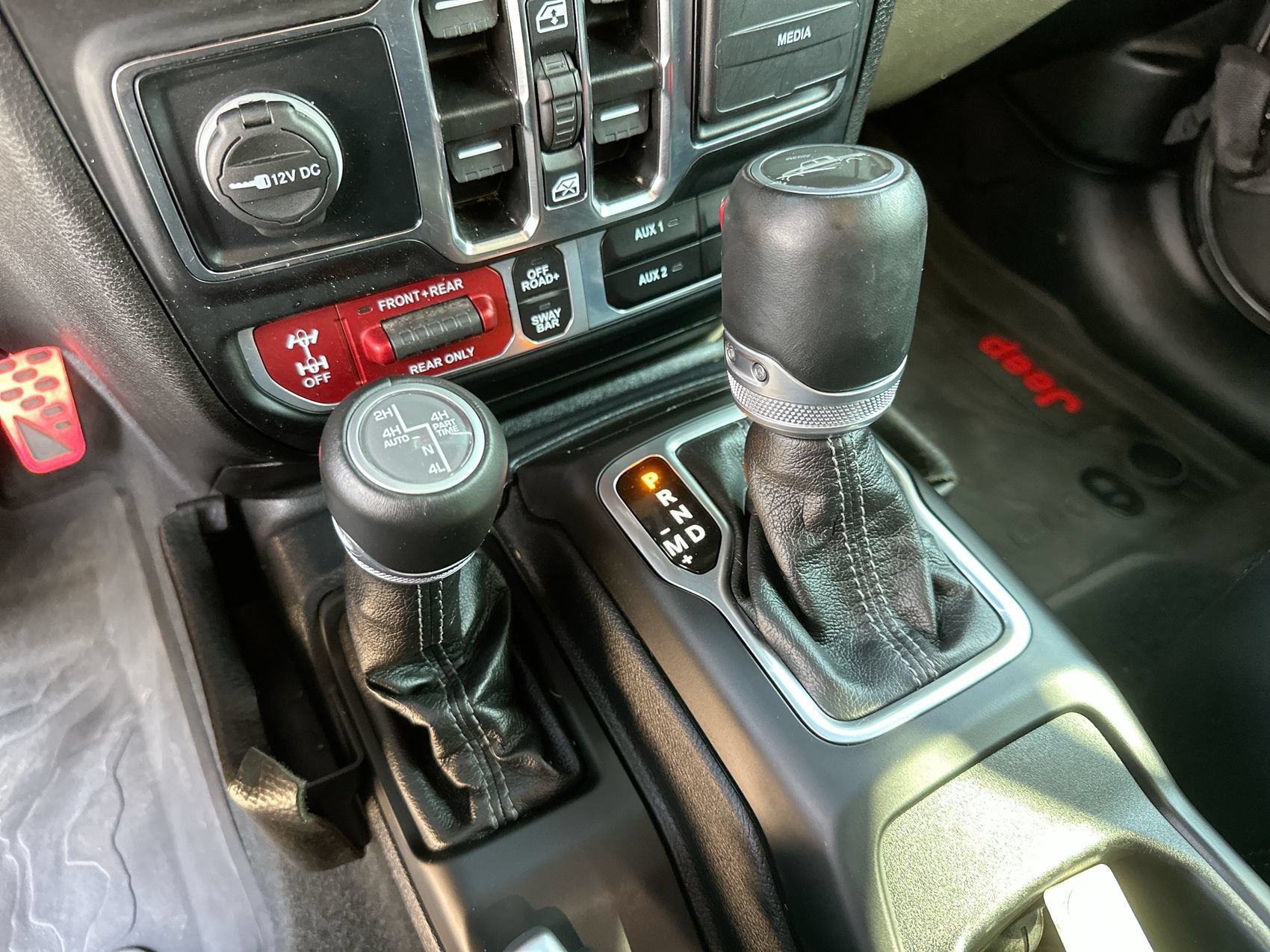 Used 2024 Jeep Gladiator Rubicon AWD/4WD image 20