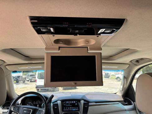 Used 2019 GMC Yukon Denali w/ Denali Ultimate Package AWD/4WD image 17