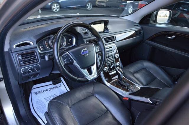 Used 2016 Volvo XC70 T5 Premier w/ Proximity Package FWD image 13