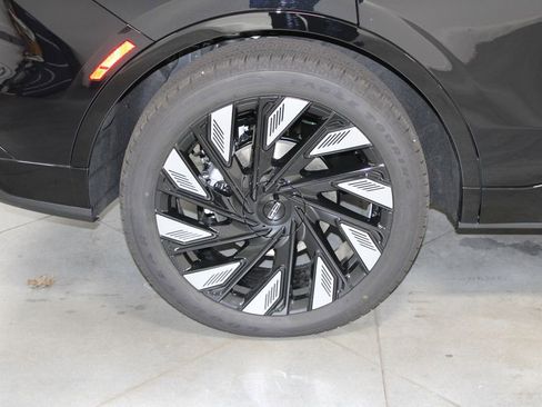 New 2026 Lincoln Nautilus Reserve image 13