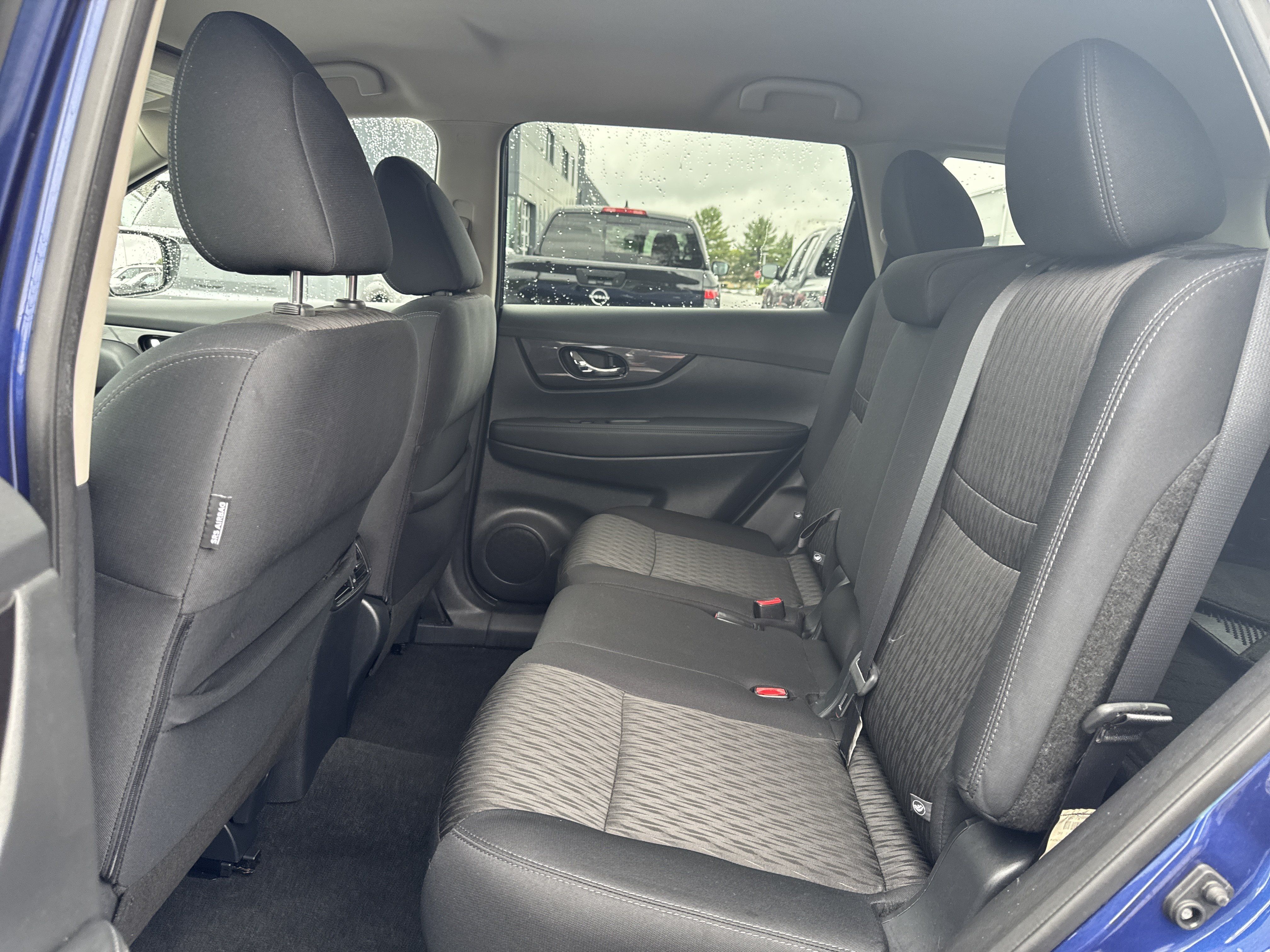 Used 2018 Nissan Rogue SV w/ Premium Package AWD/4WD image 18