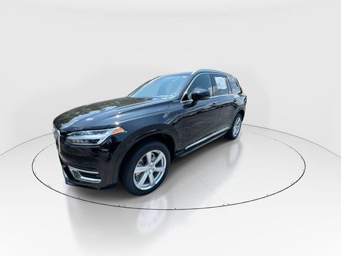 Used 2024 Volvo XC90 B5 Core AWD/4WD image 4