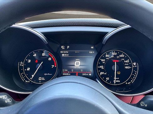 Used 2019 Alfa Romeo Giulia w/ Nero Edizione RWD image 18