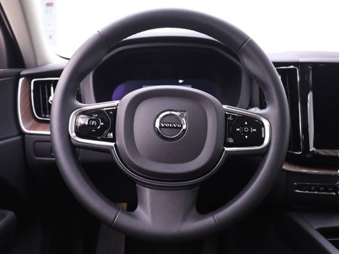 Certified 2023 Volvo XC60 B5 Plus w/ Climate Package image 16