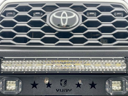 Used 2020 Toyota Tacoma TRD Off-Road image 30