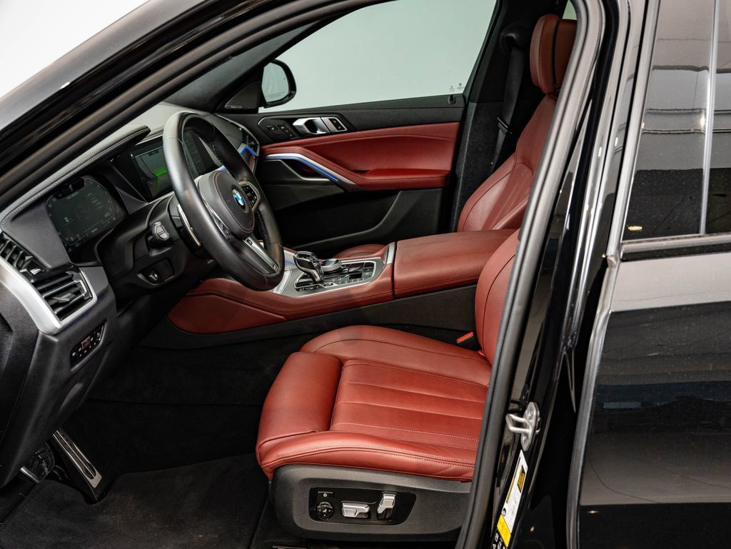 Used 2021 BMW X6 M50i w/ Executive Package AWD/4WD image 22