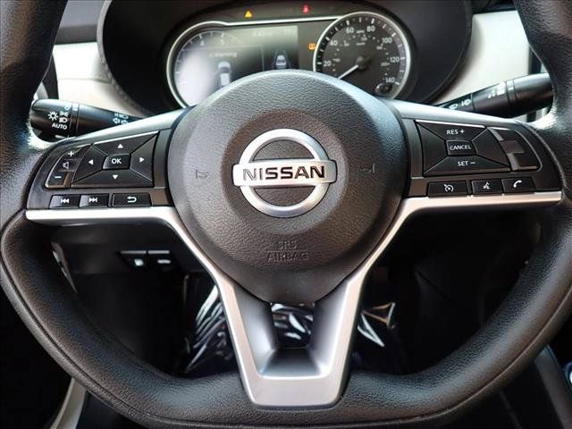 Used 2021 Nissan Versa SV FWD image 12