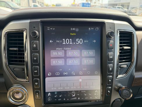 Used 2017 Nissan Titan Platinum Reserve AWD/4WD image 23