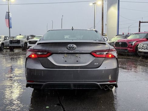 Used 2024 Toyota Camry SE image 6