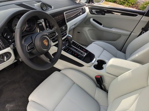 New 2026 Porsche Macan S image 4