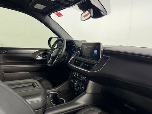 Used 2024 Chevrolet Suburban Z71 w/ Luxury Package image 31