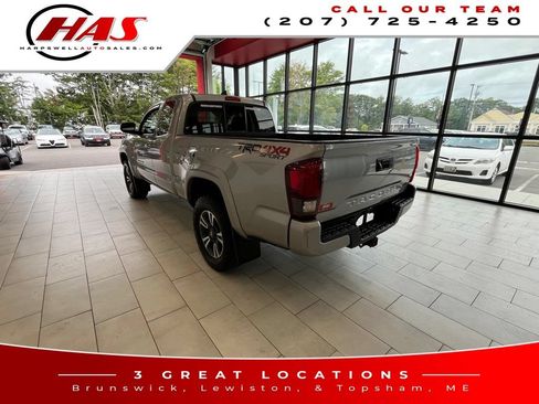 Used 2019 Toyota Tacoma TRD Sport AWD/4WD image 5