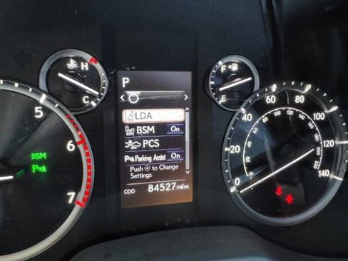 Used 2021 Lexus GX 460 Premium w/ Accessory Package image 32