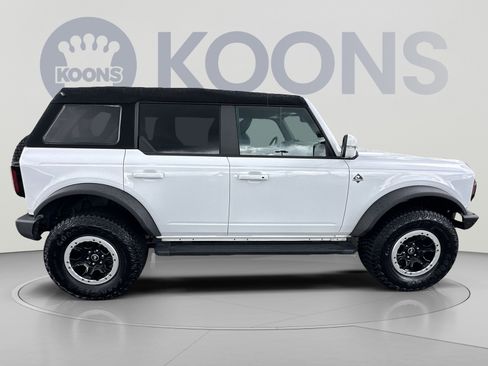 Used 2023 Ford Bronco Outer Banks w/ Sasquatch Package AWD/4WD image 12