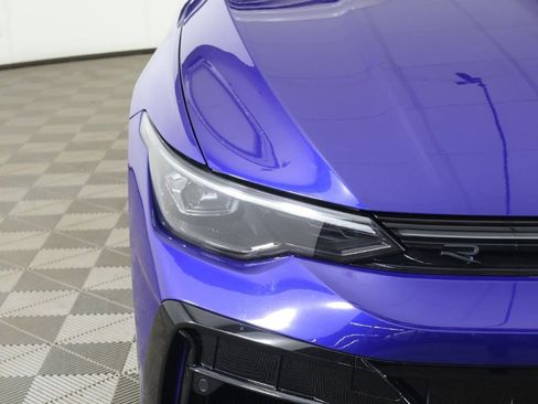 Used 2025 Volkswagen Golf R Black Edition image 17