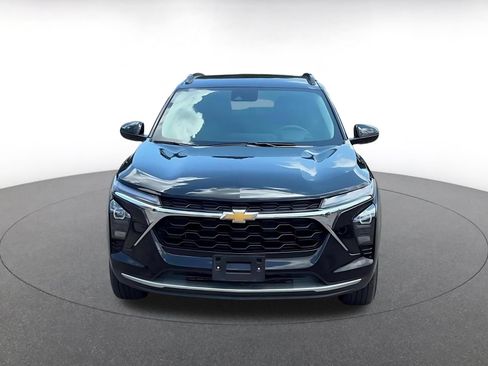 Used 2025 Chevrolet Trax LT FWD image 4