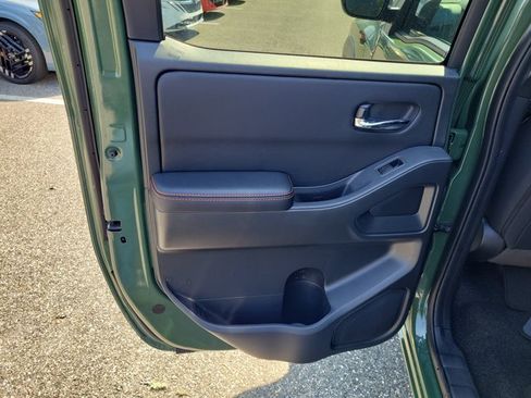 Used 2025 Nissan Frontier Pro-X RWD image 13