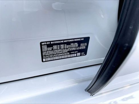 Used 2025 BMW X5 xDrive40i w/ M Sport Package AWD/4WD image 33
