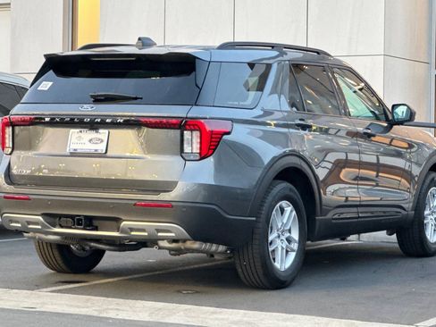 New 2026 Ford Explorer Active w/ Active Comfort Package image 3