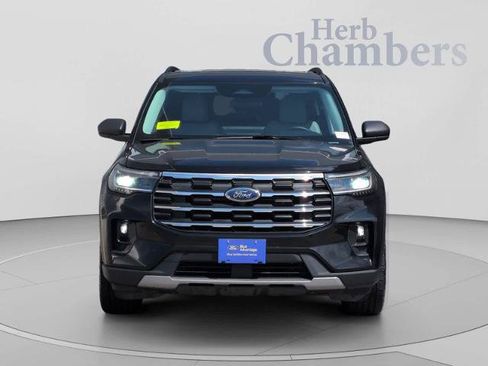 Certified 2025 Ford Explorer Active w/ Active Comfort Package AWD/4WD image 2